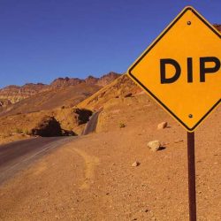 Que significa dip en la carretera